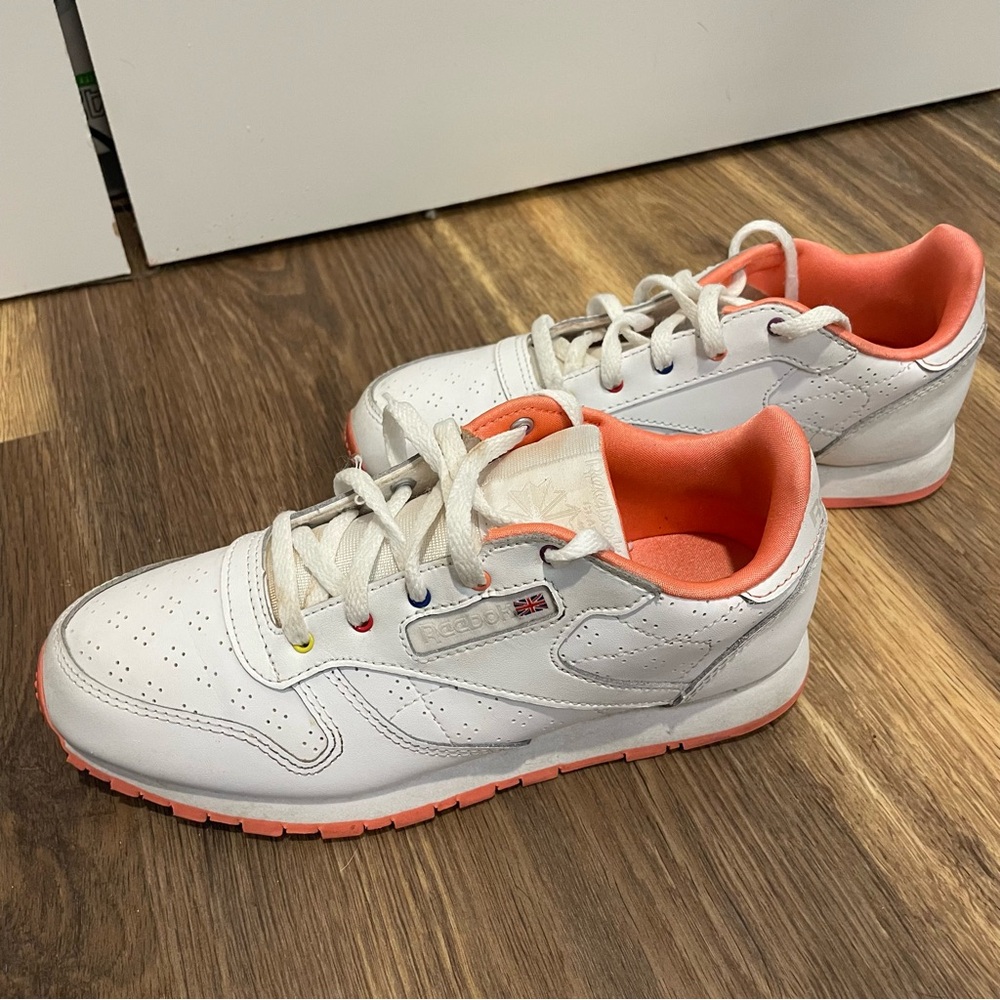Reebok Kids White and Coral Sneakers Size Youth 3 - Picture 5 of 7
